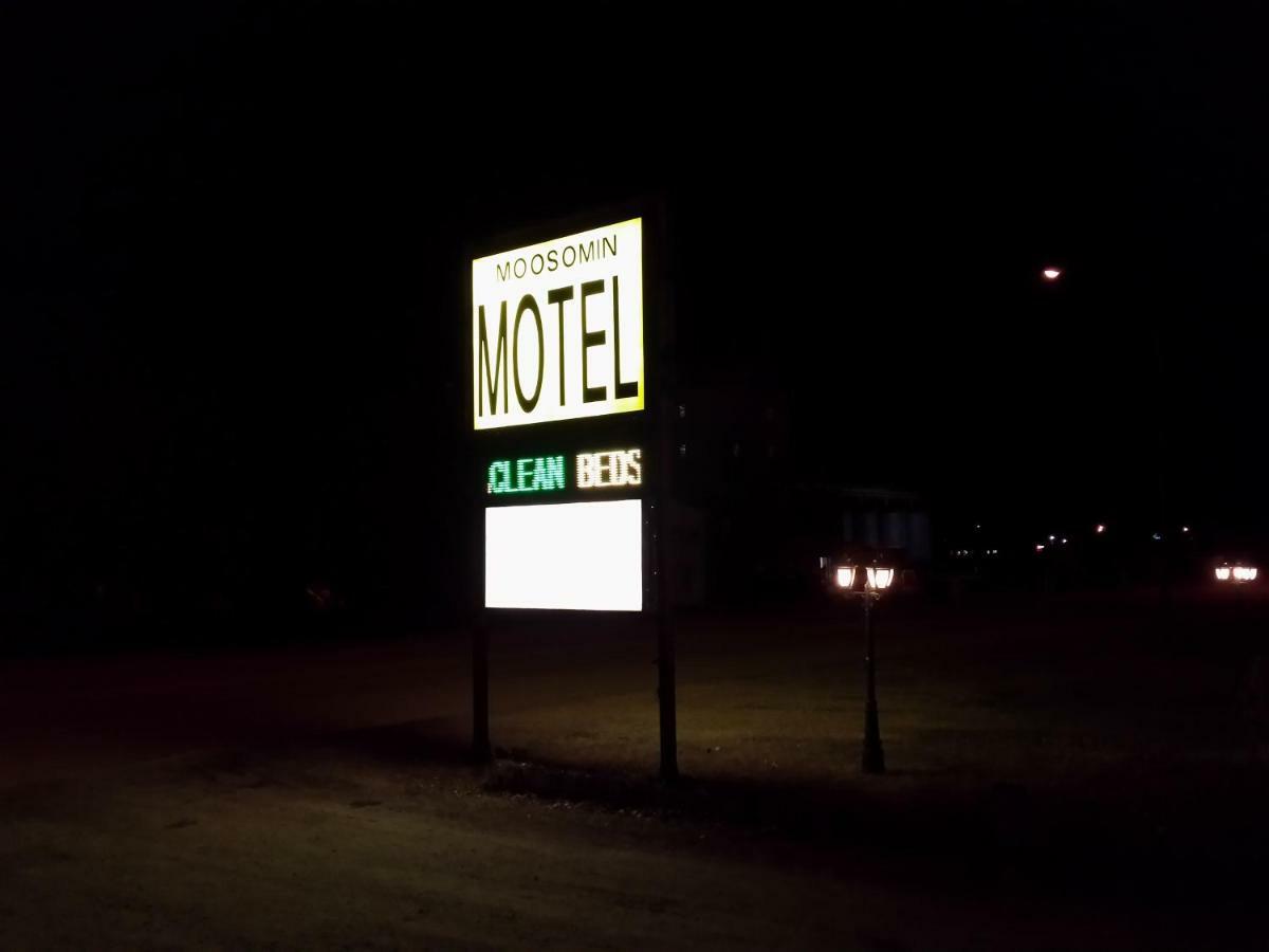 Moosomin Motel Esterno foto